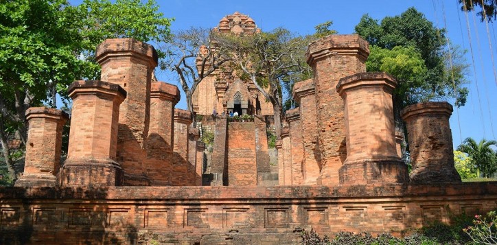 4-ponagar-cham-towers-2