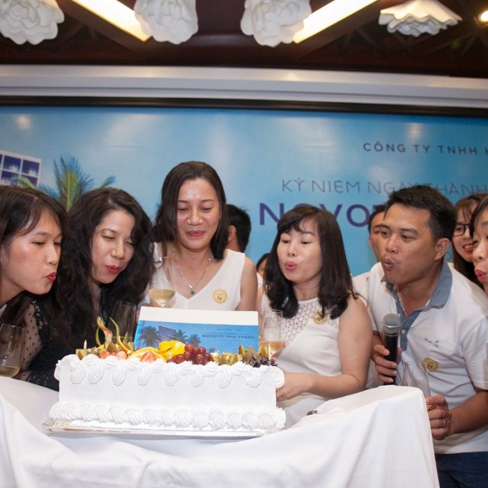 novotel-nha-trang-staff-members-celebrate-hotel-anniversary