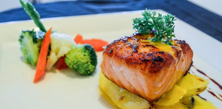 stylish-lunch-at-the-square-2